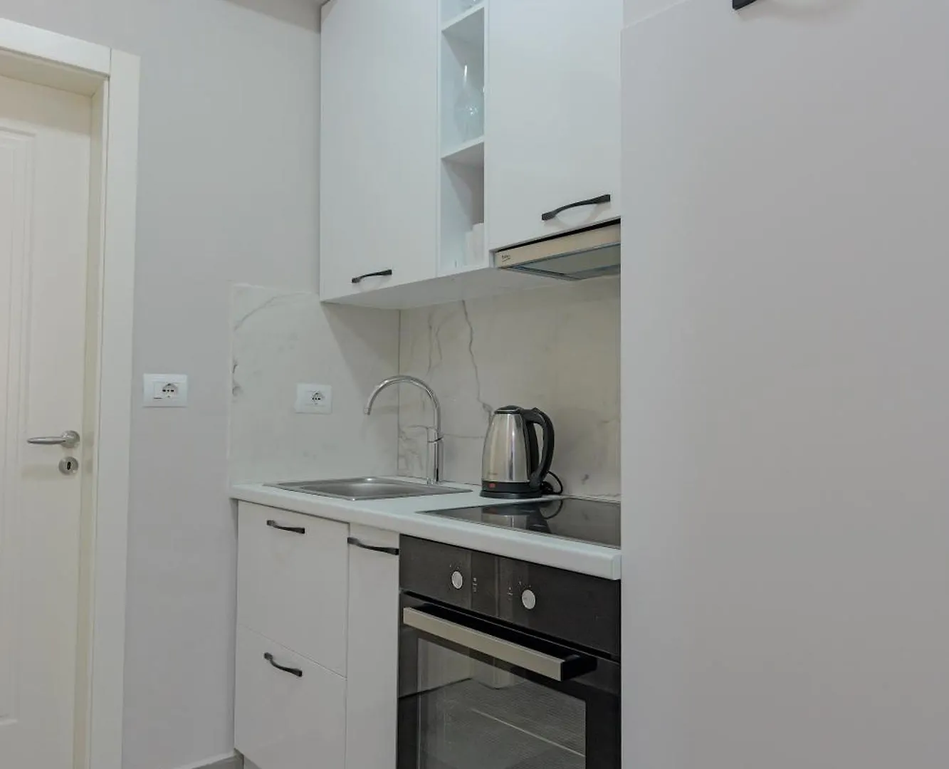 Costa Verde Suites Saranda Arnavutluk