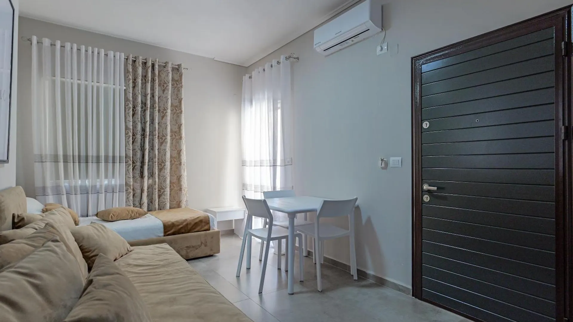 Costa Verde Suites Saranda Arnavutluk